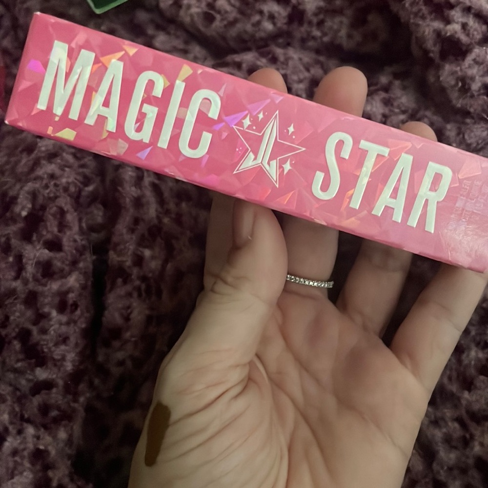 Jeffrey Star Concealer nib c23.5. See pictures for color